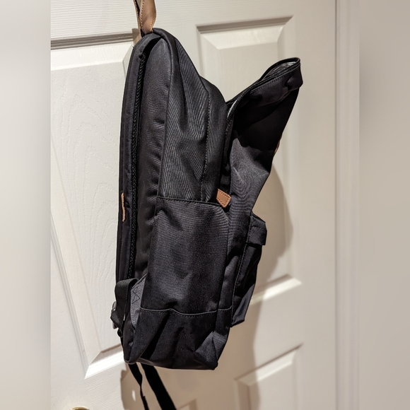 NWOT Europe Bound backpack in black - Picture 3 of 4